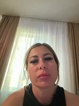 little berry77 online show from July 22, 2026, 9:55 am