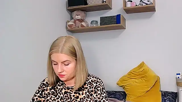 Snapshot of alisenties chatting on September 19, 2025, 2:54 pm alisenties online show from September 19, 2025, 2:54 pm