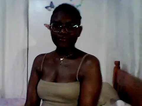 Snapshot of finegirlsheila chatting on July 17, 2026, 7:33 pm finegirlsheila online show from July 17, 2026, 7:33 pm