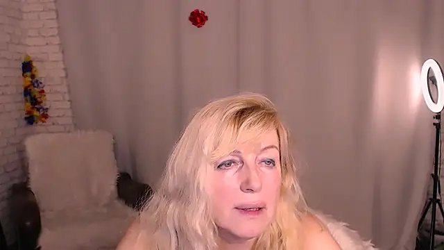 Snapshot of Samantha_Si chatting on January 18, 2025, 3:05 pm Samantha Si online show from January 18, 2025, 3:05 pm