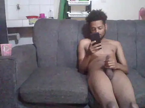 Snapshot of Quinnsbeast chatting on July 24, 2026, 1:51 pm Quinnsbeast online show from July 24, 2026, 1:51 pm