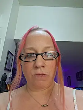 Snapshot of XxMs_StarzxX chatting on June 23, 2026, 1:14 am XxMs StarzxX online show from June 23, 2026, 1:14 am