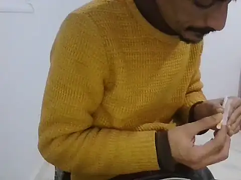 fantasmoni online show from November 29, 2025, 5:24 pm