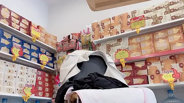 Snapshot of Katy_Bae chatting on November 25, 2025, 4:24 am Katy Bae online show from November 25, 2025, 4:24 am