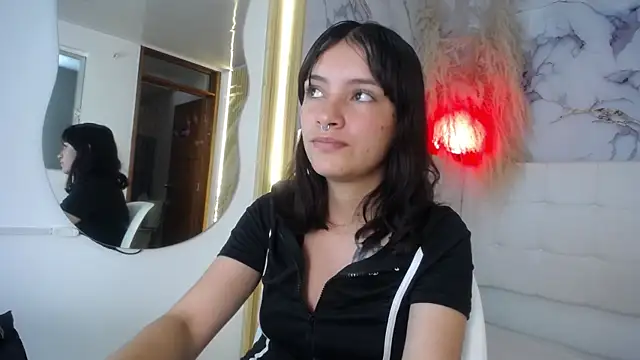 Snapshot of nahomy_paris chatting on July 24, 2026, 12:56 pm nahomy paris online show from July 24, 2026, 12:56 pm