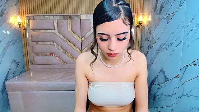 Snapshot of kimberly_r_ chatting on August 6, 2026, 12:33 pm kimberly r online show from August 6, 2026, 12:33 pm