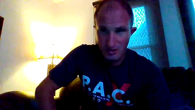 Snapshot of BJKing712 chatting on August 4, 2026, 11:31 pm BJKing712 online show from August 4, 2026, 11:31 pm