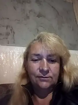 Snapshot of Bliss4532 chatting on July 28, 2026, 8:52 pm Bliss4532 online show from July 28, 2026, 8:52 pm
