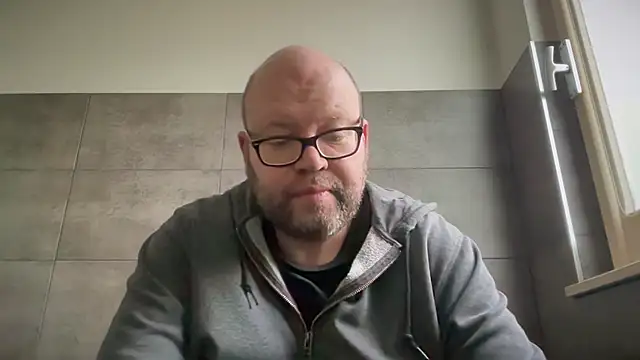 theitalianbear online show from November 4, 2025, 8:29 am