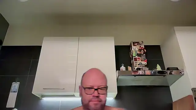 theitalianbear online show from July 9, 2026, 2:01 am