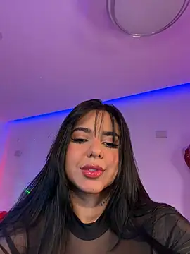 Snapshot of _kinkyalexa_ chatting on August 6, 2026, 1:33 am kinkyalexa online show from August 6, 2026, 1:33 am