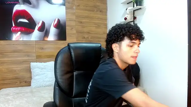 Curly Phillip online show from July 30, 2026, 7:57 pm