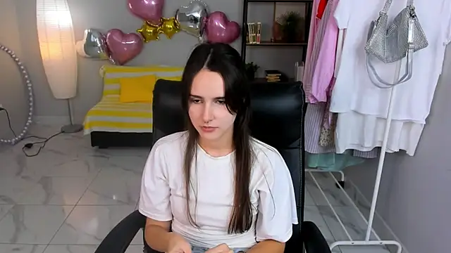 IvannaClayton online show from August 4, 2026, 9:47 am