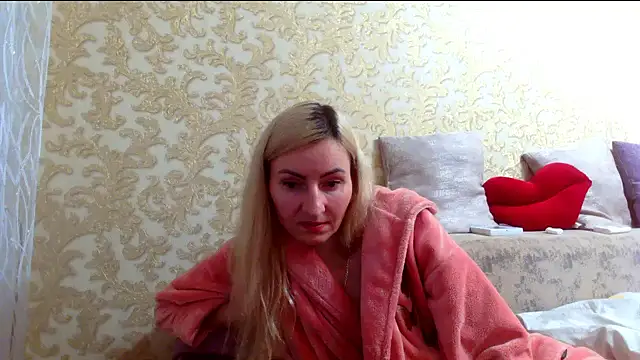 Yourrealgirl online show from January 14, 2025, 4:08 pm