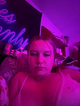 Snapshot of itssmequinn chatting on July 31, 2026, 2:33 am itssmequinn online show from July 31, 2026, 2:33 am