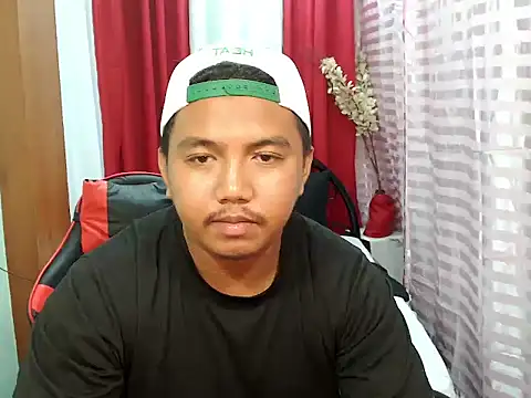 Snapshot of davidhotdesire chatting on August 1, 2026, 3:48 am davidhotdesire online show from August 1, 2026, 3:48 am