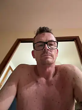 Snapshot of Vale_Fra chatting on August 7, 2026, 1:44 am Vale Fra online show from August 7, 2026, 1:44 am