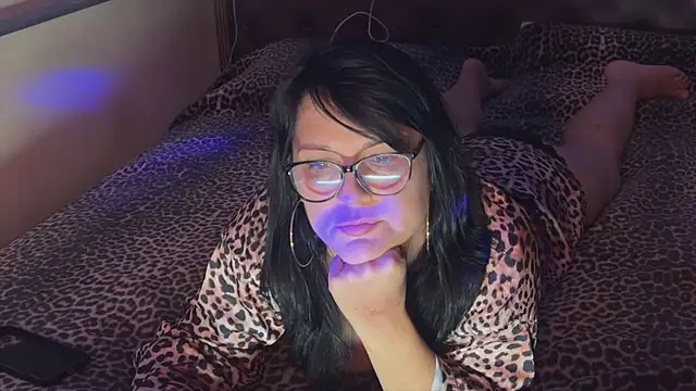 OxiGold online show from August 3, 2026, 9:20 pm