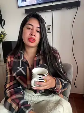 ivy-rios05 online show from August 3, 2026, 4:13 pm