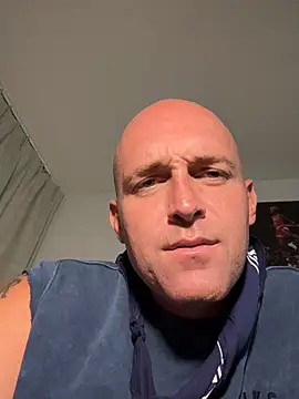 DaSwitch85 online show from August 6, 2026, 5:24 am