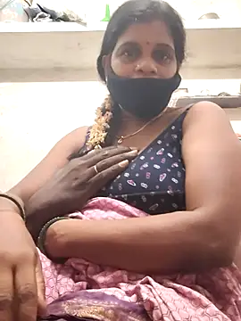 Snapshot of kumuthaqueen chatting on August 4, 2026, 4:22 pm kumuthaqueen online show from August 4, 2026, 4:22 pm