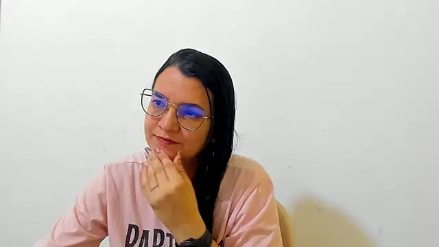 MARILYN GARCIA online show from December 4, 2025, 12:59 pm