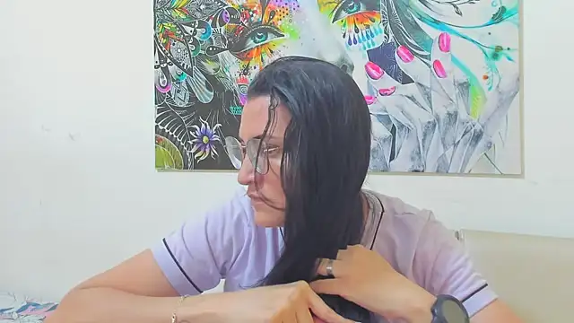 MARILYN GARCIA online show from March 25, 2026, 1:32 pm