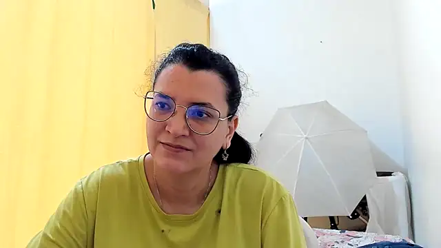 MARILYN GARCIA online show from May 31, 2026, 3:51 pm