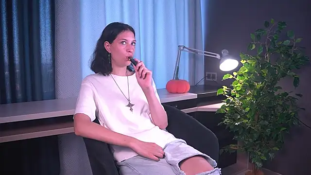 Snapshot of JolynnPanos chatting on August 8, 2026, 11:39 am JolynnPanos online show from August 8, 2026, 11:39 am