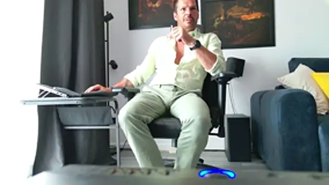 Snapshot of ChrisKox chatting on June 30, 2026, 6:46 am ChrisKox online show from June 30, 2026, 6:46 am