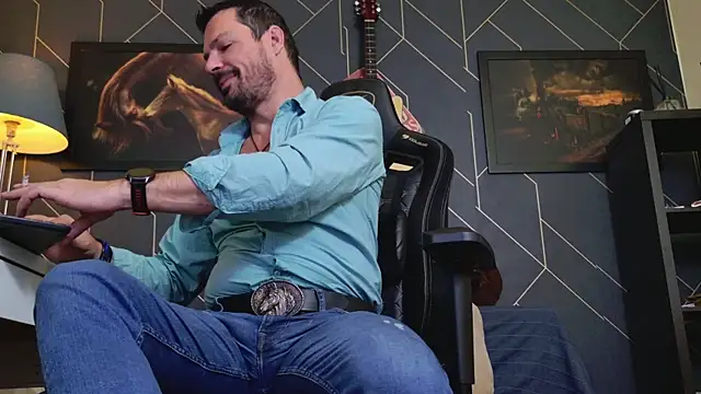 Snapshot of ChrisKox chatting on November 3, 2025, 2:39 am ChrisKox online show from November 3, 2025, 2:39 am