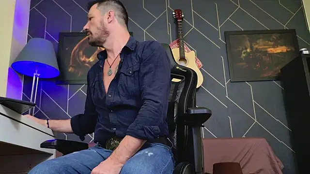 Snapshot of ChrisKox chatting on December 4, 2025, 2:32 am ChrisKox online show from December 4, 2025, 2:32 am