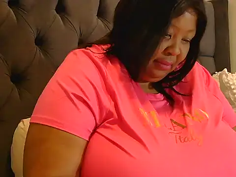 Snapshot of nancy111 chatting on October 22, 2025, 2:27 pm nancy111 online show from October 22, 2025, 2:27 pm