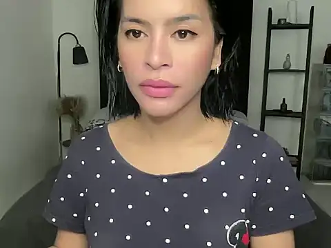 your bianca69 online show from November 5, 2025, 12:03 am