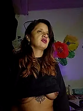 kattydirtylol online show from April 15, 2026, 10:43 am