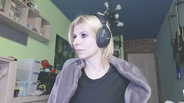 karmija online show from January 11, 2026, 9:33 pm