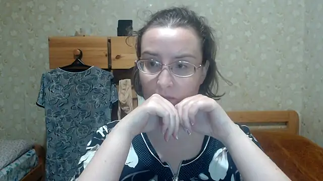 Snapshot of Smart_Rose chatting on October 13, 2025, 7:48 pm Smart Rose online show from October 13, 2025, 7:48 pm