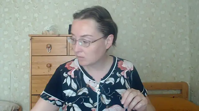 Snapshot of Smart_Rose chatting on June 20, 2026, 4:39 am Smart Rose online show from June 20, 2026, 4:39 am