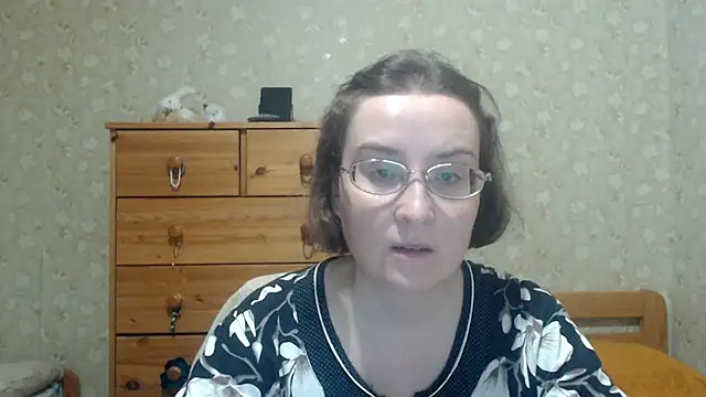 Smart Rose online show from April 1, 2026, 7:33 pm