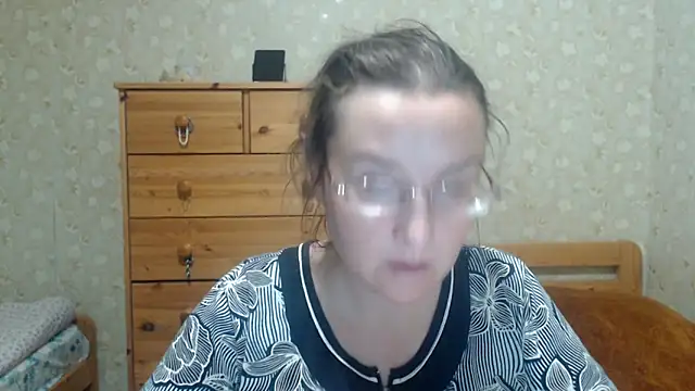 Snapshot of Smart_Rose chatting on December 15, 2025, 4:35 pm Smart Rose online show from December 15, 2025, 4:35 pm