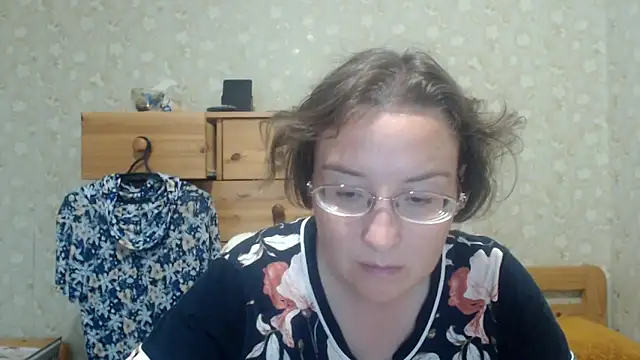 Snapshot of Smart_Rose chatting on June 21, 2026, 5:19 pm Smart Rose online show from June 21, 2026, 5:19 pm