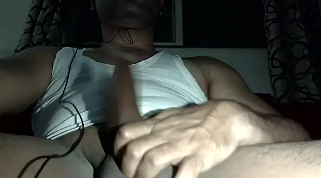 Snapshot of Blackswinger chatting on February 26, 2025, 8:36 pm Blackswinger online show from February 26, 2025, 8:36 pm