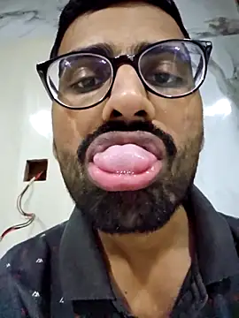 Snapshot of krishna8035 chatting on February 23, 2025, 4:39 am krishna8035 online show from February 23, 2025, 4:39 am