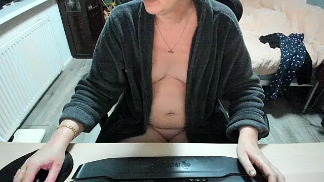 Snapshot of minoesje37 chatting on February 24, 2025, 8:36 pm minoesje37 online show from February 24, 2025, 8:36 pm