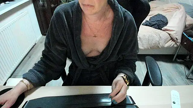 Snapshot of minoesje37 chatting on March 16, 2025, 8:32 pm minoesje37 online show from March 16, 2025, 8:32 pm