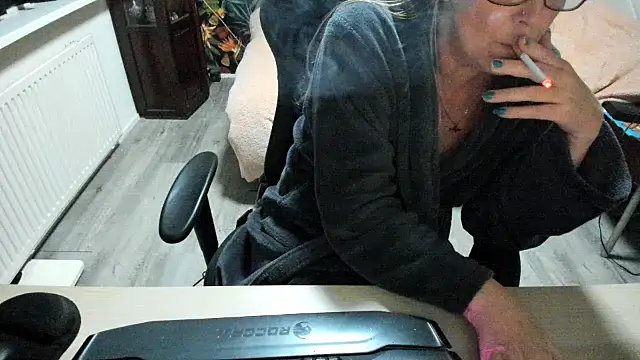 Snapshot of minoesje37 chatting on March 17, 2025, 8:30 pm minoesje37 online show from March 17, 2025, 8:30 pm