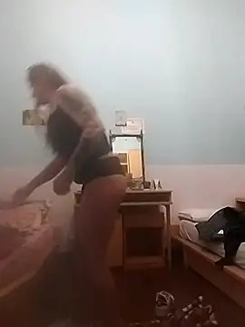 Elodie76 online show from March 18, 2025, 9:43 pm