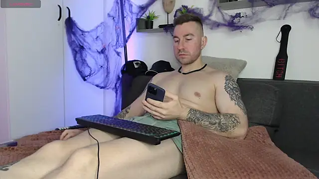 Lucky Ly online show from October 30, 2025, 6:34 am