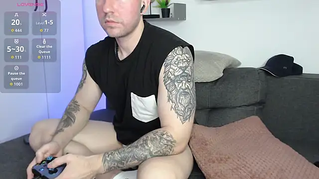 Lucky Ly online show from September 26, 2025, 5:58 am