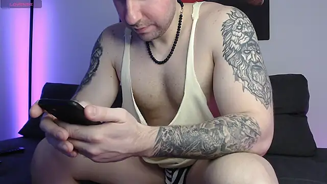 Lucky Ly online show from February 15, 2025, 8:11 am